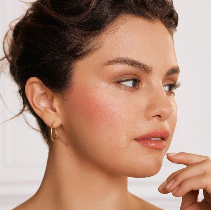 Selena Gomez wearing the blush on her cheek