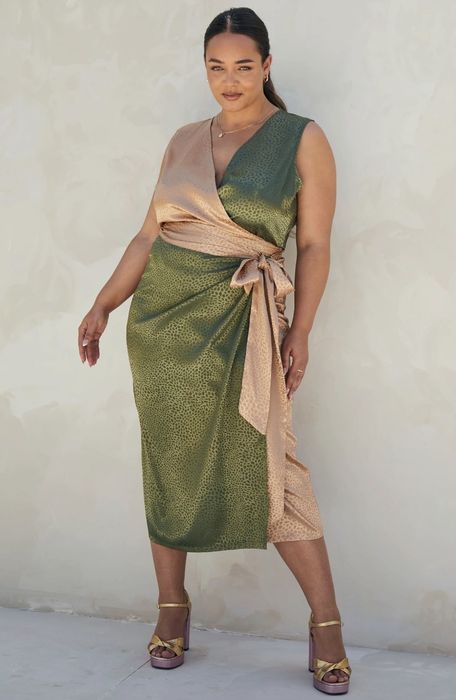 A model showing off the colorblock satin set.