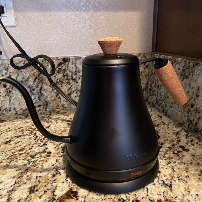 Reviewer's photo showcasing the kettle.