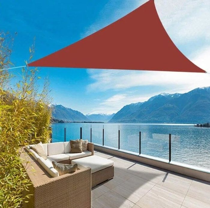 A reviewer’s photo of the shade sail in Red.