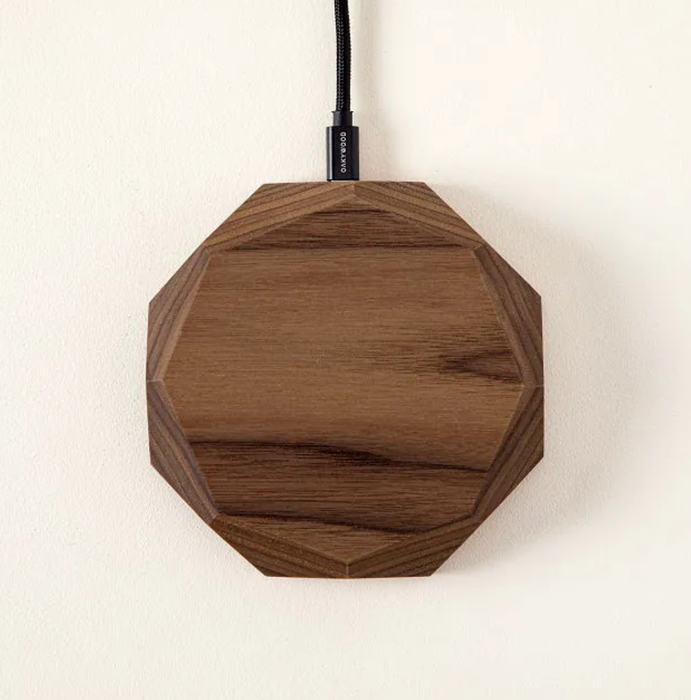 The wooden charger viewed from above.