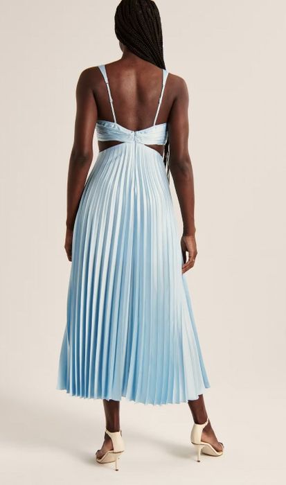 back view of the blue dress