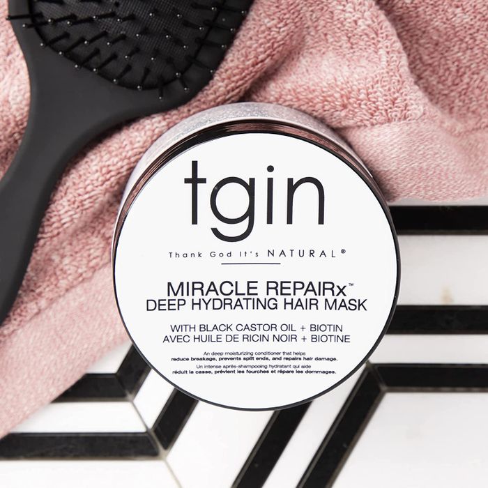 The container of the hair mask product.
