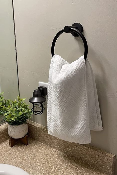 Reviewer photo of black towel holder