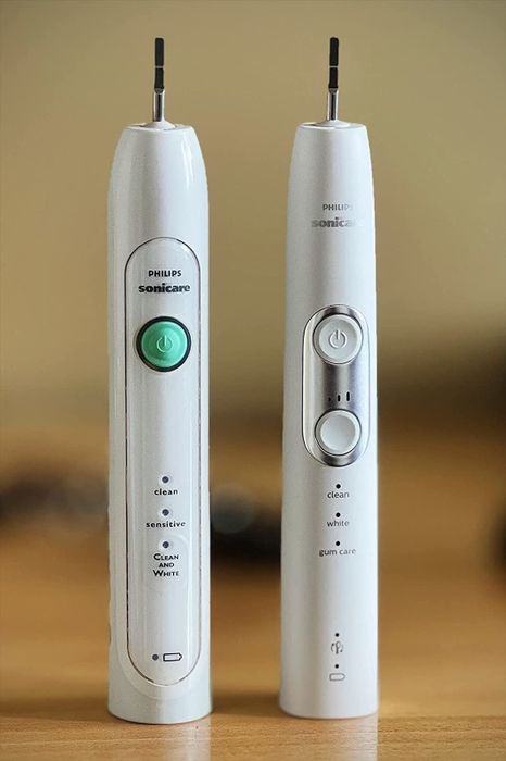 Reviewer image of the electric toothbrush