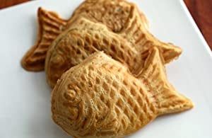 three taiyaki served on a dish