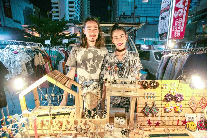 หล่อ สวย เท่ มีสไตล์ รวมกลุ่มคนฮิป! ไปเดินเล่นในตลาดชิคๆ ท่ามกลางใจกลางเมือง