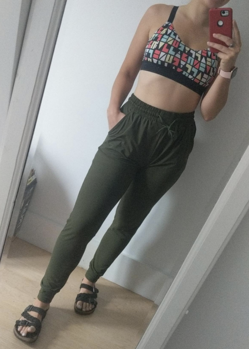 A reviewer rocking the joggers in green.