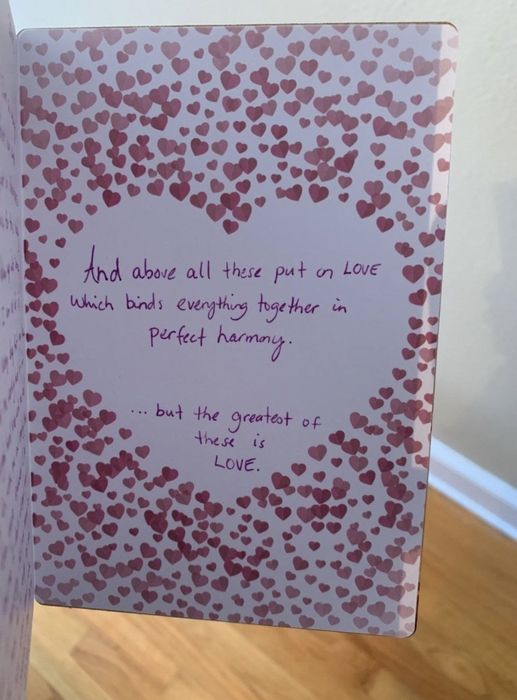 A photo of the inside of the reviewer's card, with her personalized handwritten message.