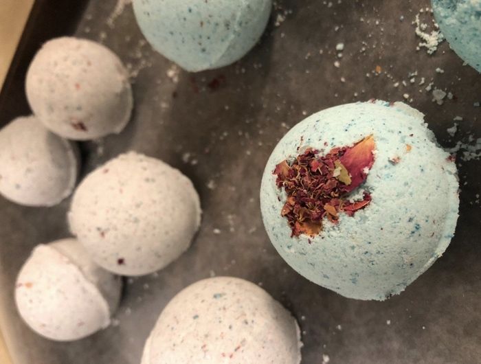 A close-up photo of the bath bomb, taken by the reviewer.