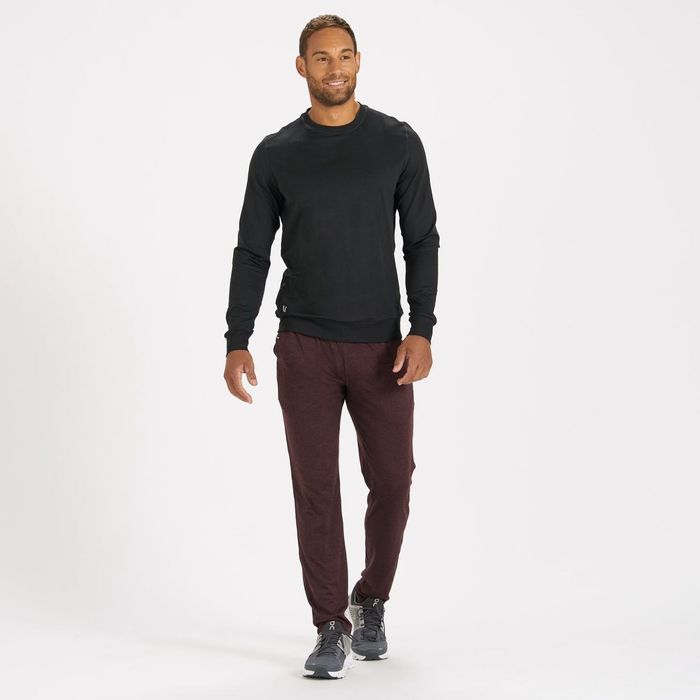 Model wearing the black Ponto Performance Crew.