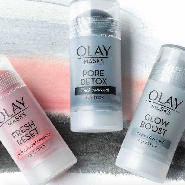 The clay mask sticks