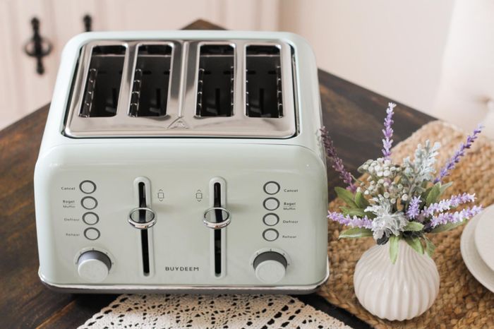 A bird's-eye view of the toaster