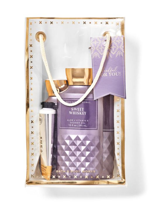 How all the items fit neatly into the gift bag.