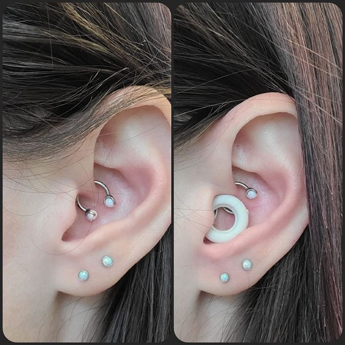 Side-by-side images of the reviewer's pierced ear, showing it with and without the white earplug inserted