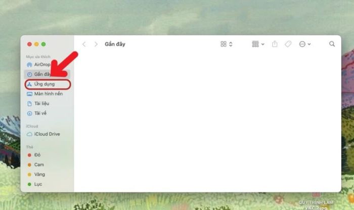 Mở camera qua ứng dụng FaceTime trên MacBook.