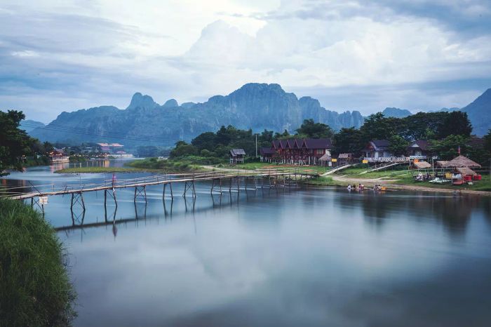 การเดินทางไม่ยากเลย! กับทริปวังเวียง 4,000 บาท ที่คุณจะได้สัมผัสความหรูหรา และความสะดวกสบายเต็มที่