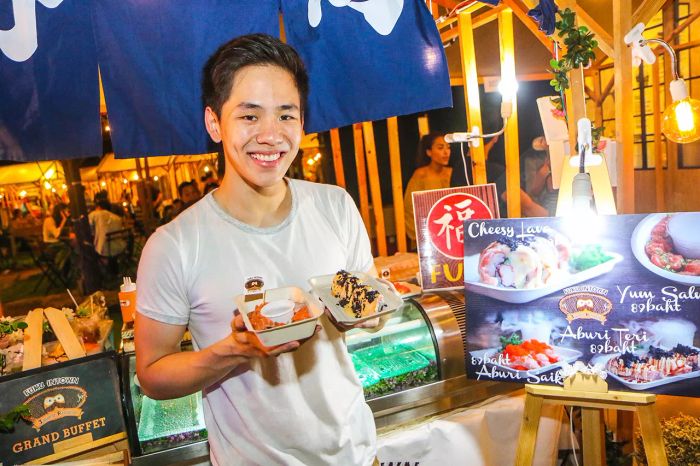 ArtBox ตลาดคอนเทนเนอร์สุดชิคที่ไม่ควรพลาด! พ่อค้าแม่ค้าสุดแซ่บ ลูกค้าสุดเก๋ พร้อมให้ทุกคนมาช้อปสนุกทุกวัน!