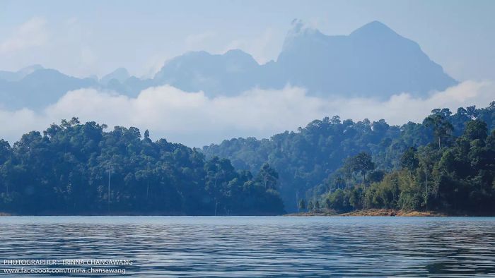 สัมผัสความงามของ 'ท้องฟ้า' จากหัวใจ และเท้าจมลงในน้ำคราม ทรายขาวอ่อนนุ่ม เหมือนกุ้ยหลินเมืองไทยที่สุราษฎร์ธานี