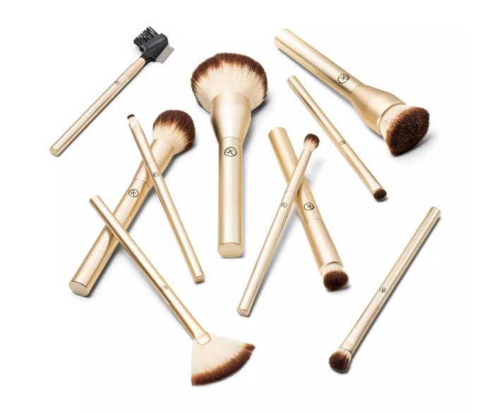 The makeup brush collection.