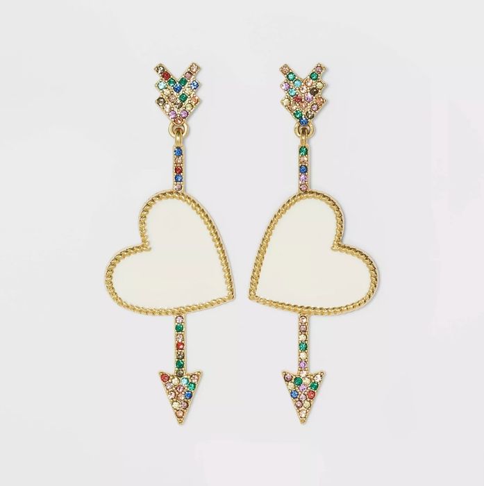 The heart-shaped earrings.