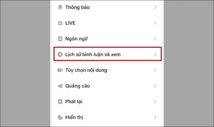 Chọn mục lịch sử bình luận và xem để tiếp tục.