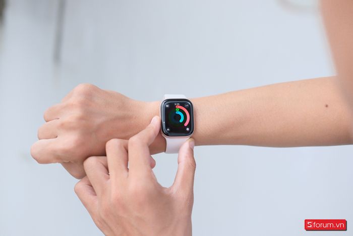 Smartwatch là công cụ lý tưởng cho các vận động viên và những người có thói quen luyện tập thể thao thường xuyên.
