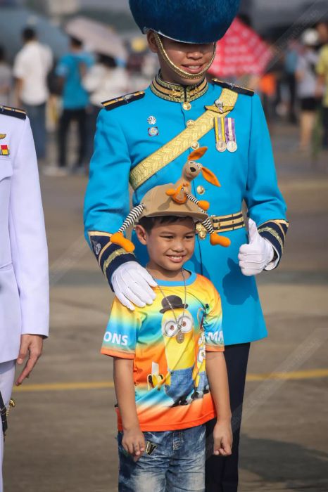 คุณเคยยิ้มให้ใครโดยไม่คาดหวังอะไรจากพวกเขาหรือไม่? คำถามจากเด็กๆ ทำให้เราหวนคิดถึงการยิ้มที่มอบให้โดยไม่หวังผลตอบแทน