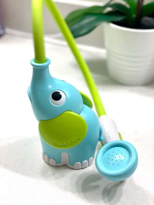 A reviewer's photo of the elephant bath sprayer in action.