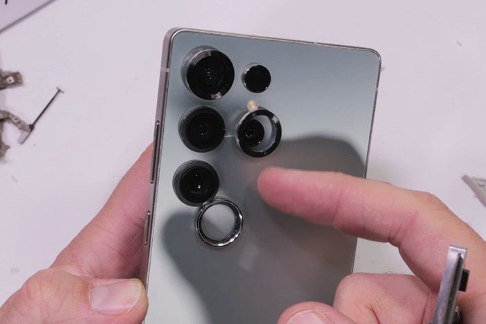 Vòng camera sau của Galaxy S25 Ultra