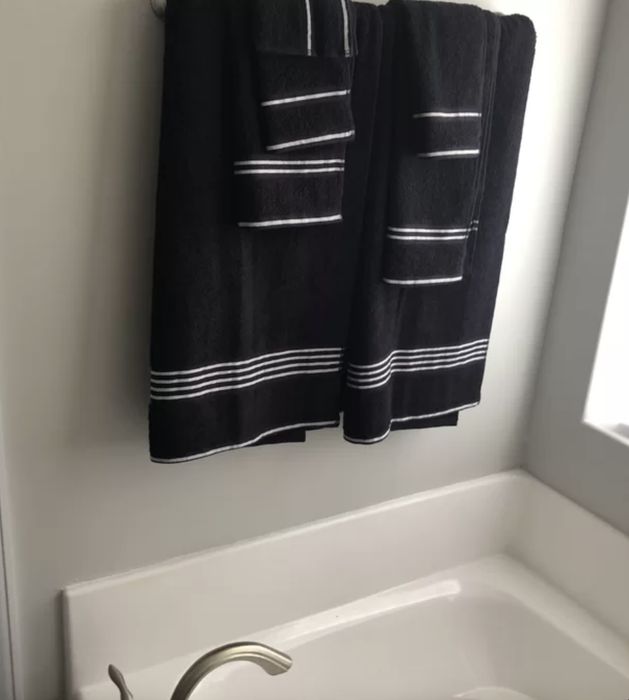 A customer's review of the towel set