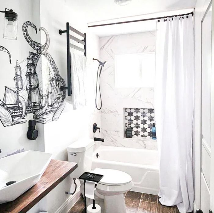 A reviewer's towel warmer rack