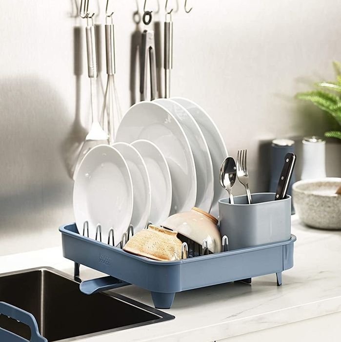 the dish rack set in its compact form