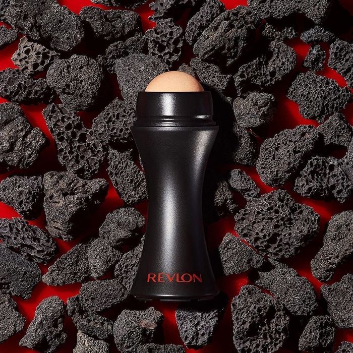 Revlon volcanic face roller for oil absorption