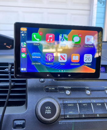 reviewers' touch screen attached to the dashboard displaying the home screen