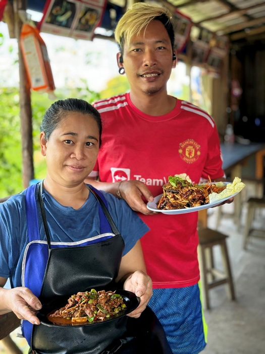'หนุ่มอาหารป่า แซ่บเว่อร์' ที่ลาดหลุมแก้ว สมคำร่ำลือจริงๆ