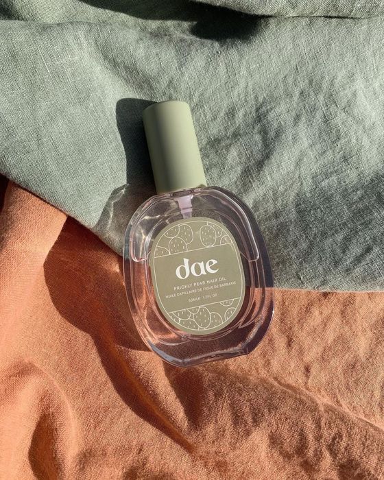 Dae prickly pear oil placed on some fabric.