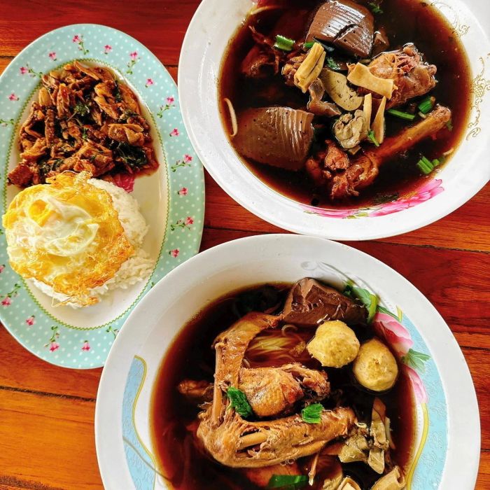 ก๋วยเตี๋ยวเป็ดนางยักษ์ อร่อยลิ้นที่อำเภอวังจันทร์ จังหวัดระยอง