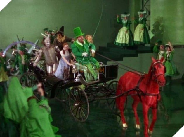 Những câu chuyện đầy ác mộng đằng sau hậu trường phim The Wizard of Oz (Phần 3)