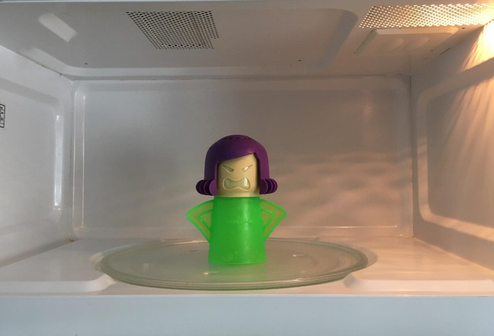 Same reviewer’s after photo of the Angry Mama in a spotless microwave
