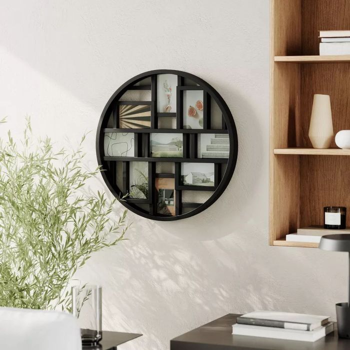 The gallery frame