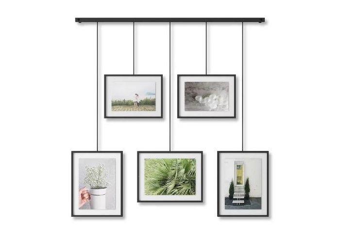The black hanging frames