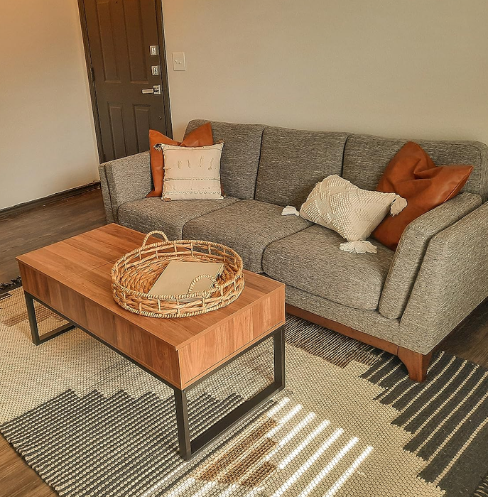 A photo from a reviewer showcasing the coffee table.
