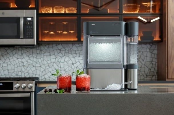 The ice maker in action, producing nugget ice