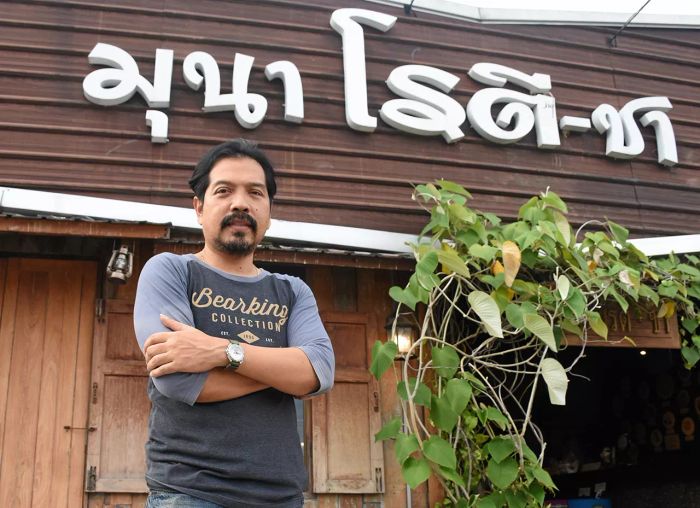 “มุนา โรตี-ชา” แป้งหนานุ่ม กลิ่นพริกแกงหอมกรุ่น
