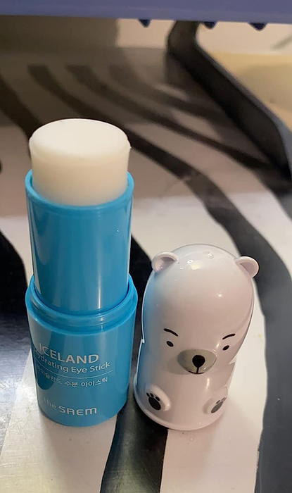 Reviewer image showcasing the eye stick