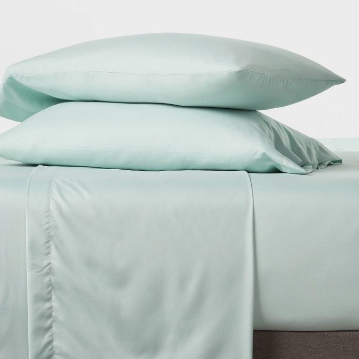 the teal-colored sheets