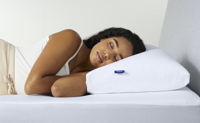A model using a Casper pillow