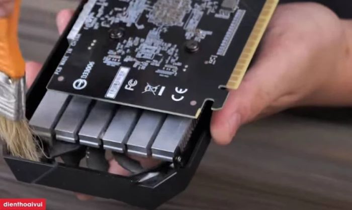 Tại sao việc vệ sinh card màn hình lại quan trọng?