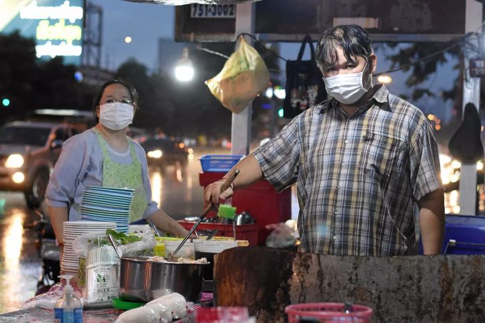 ร้าน 'หัวปลาเฮียอ้วน' ผ่านวิกฤติจากแยกดินแดงมาได้สำเร็จ